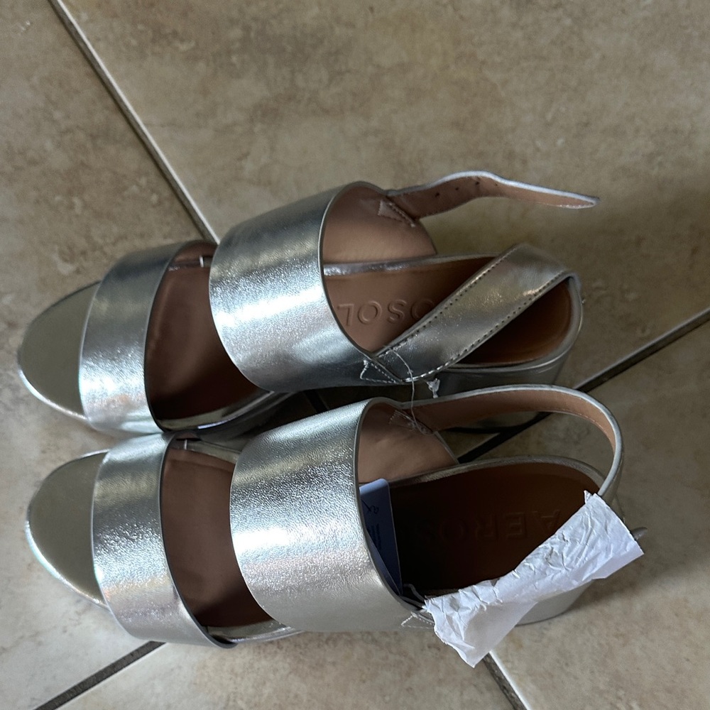 AEROSOLES Women's Metallic Silver Sandals
